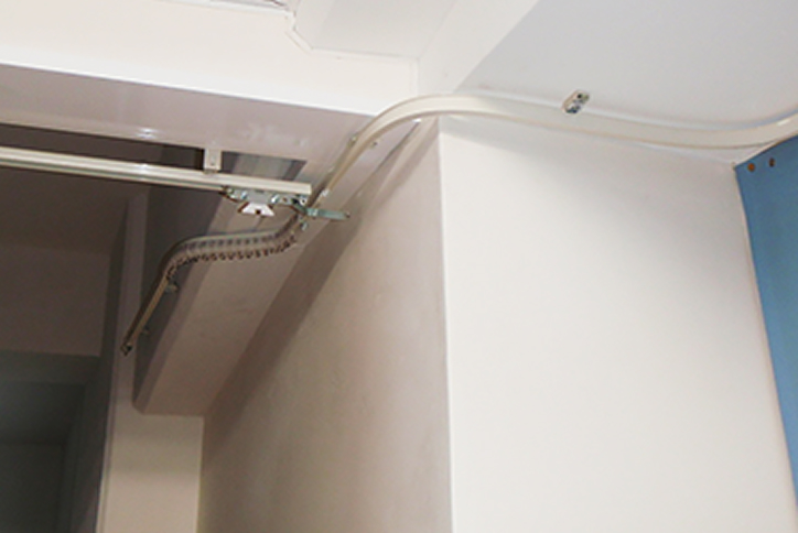 カーテンレールの設置・修理・交換