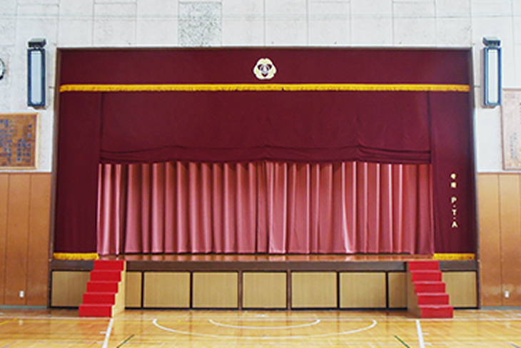 体育館の緞帳の設置・修理・交換