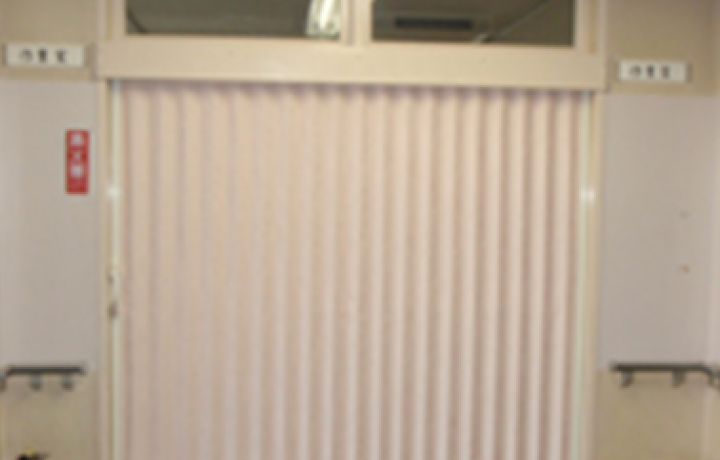 アコーディオンカーテン