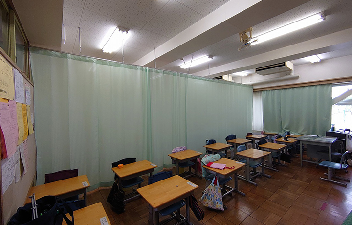遮光カーテン