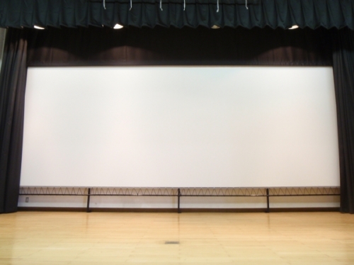 学校用体育館映写スクリーン交換工事