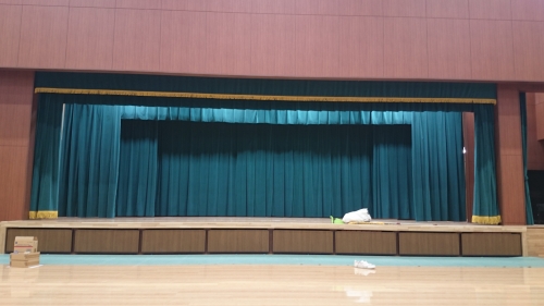 新築幼稚園ステージ幕工事