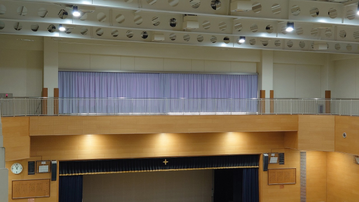 私立高等学校体育館暗幕交換