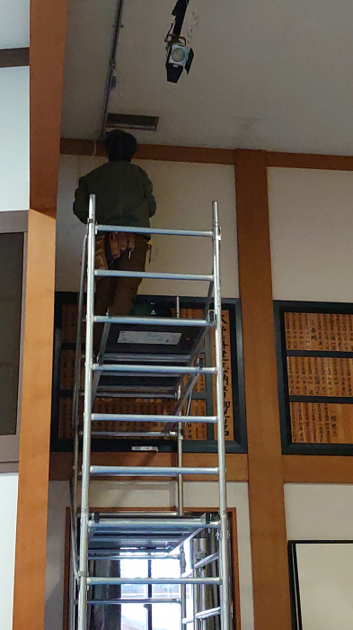 滋賀県大津市内幼稚園舞台幕業務用電動レール交換工事
