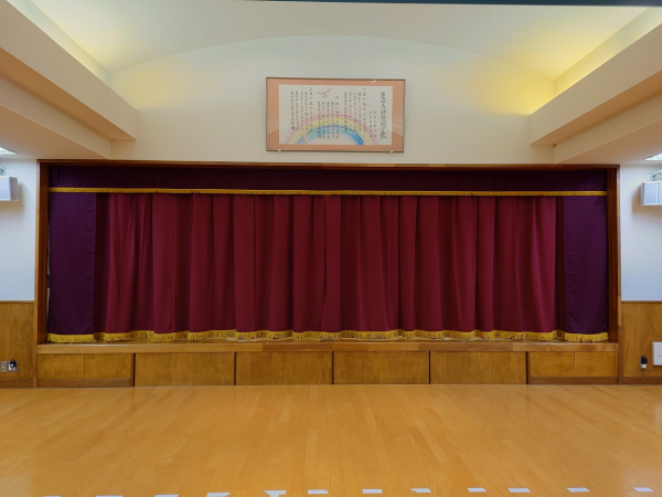 四国地方 高松市内ようちえんステージ幕交換